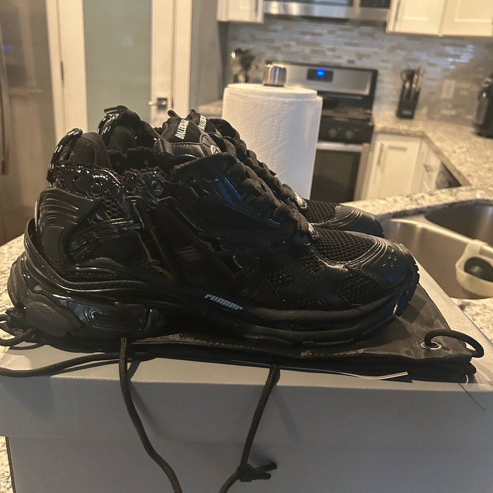 Black balenciaga runners